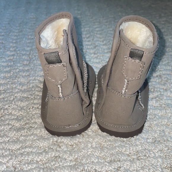 Baby Gap Shearling Boots 6-12 Months - Picture 3 of 8